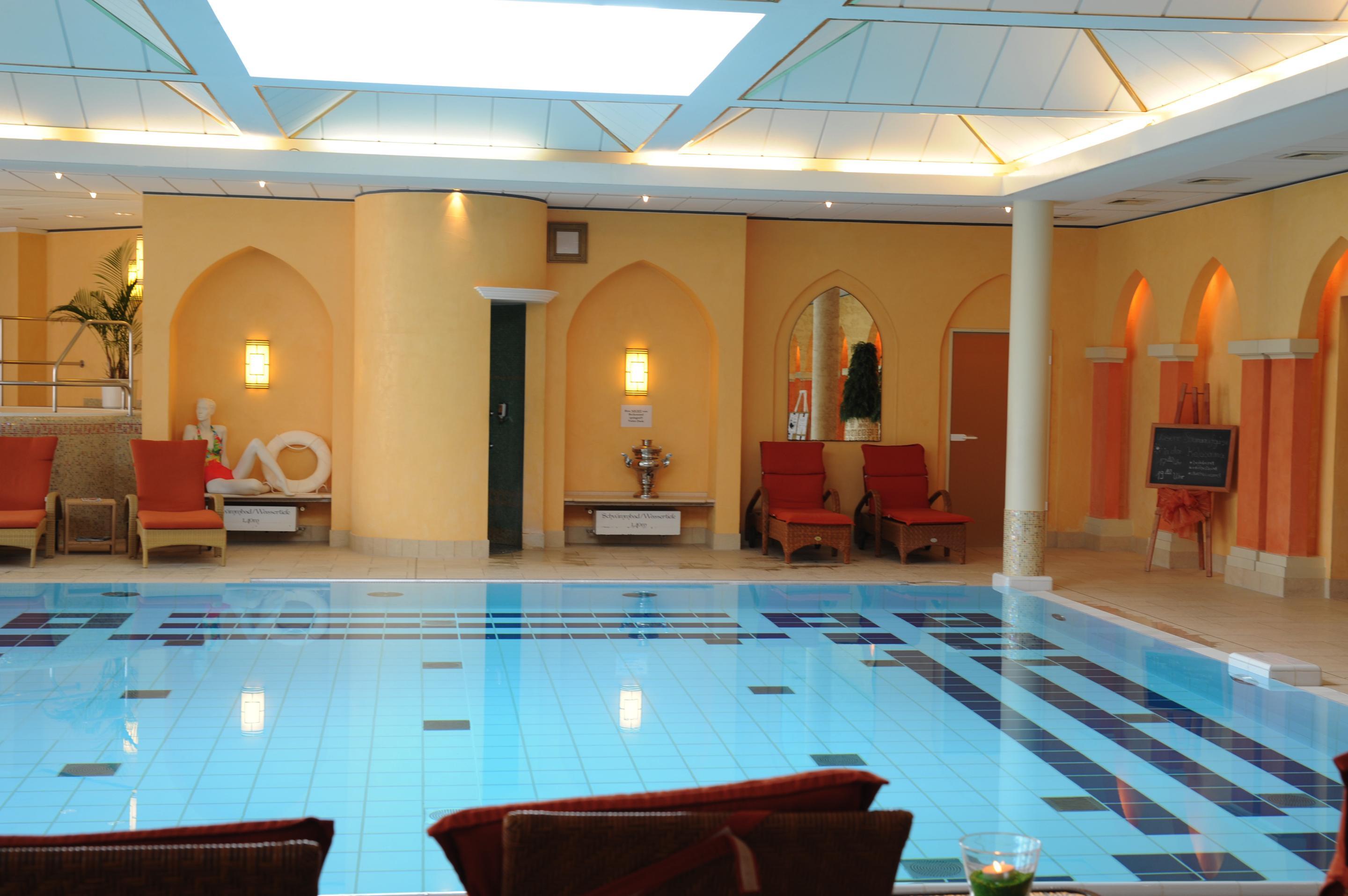 Steigenberger Hotel & Spa Bad Pyrmont Eksteriør billede The swimming pool