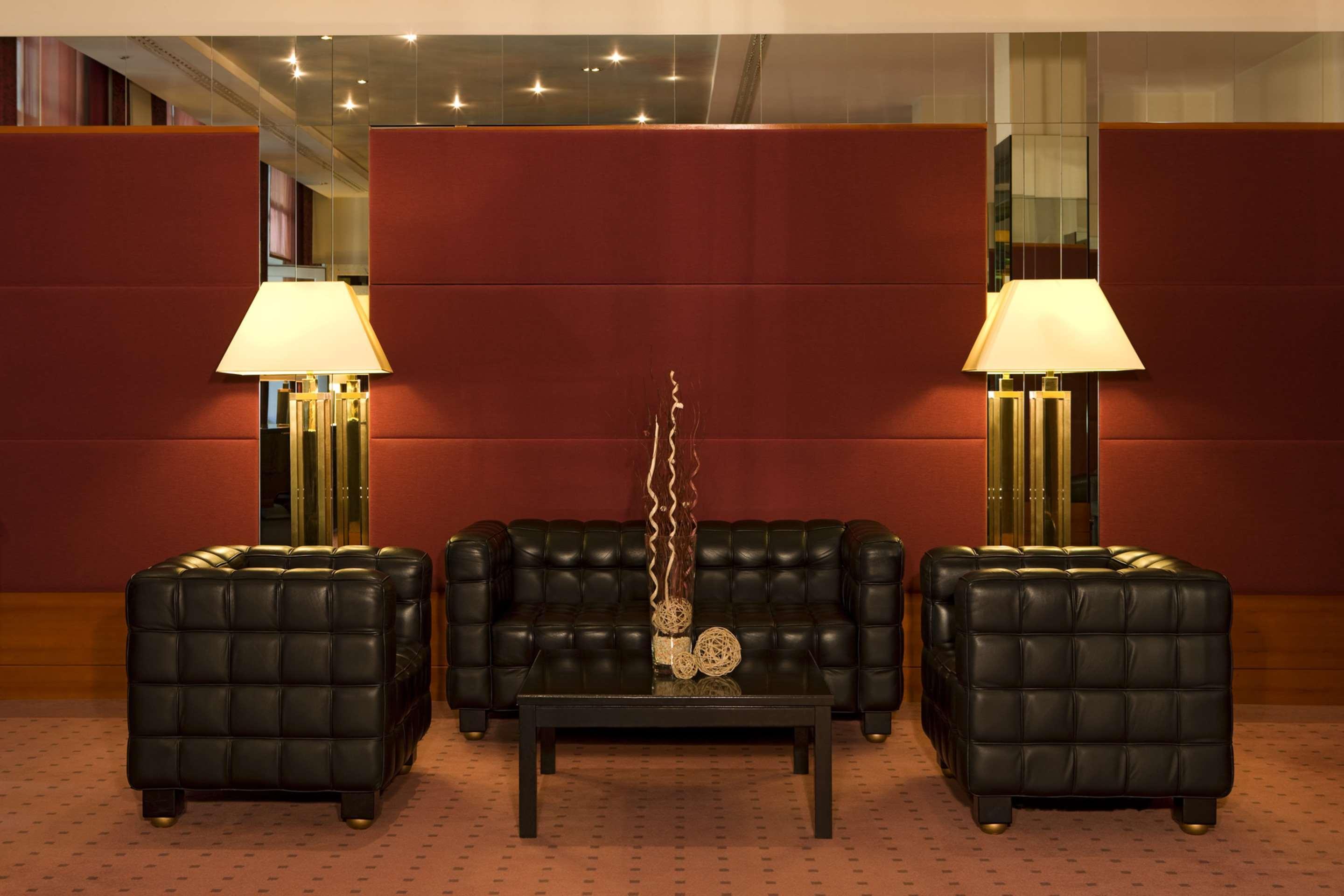 Steigenberger Hotel & Spa Bad Pyrmont Eksteriør billede The interior of the hotel