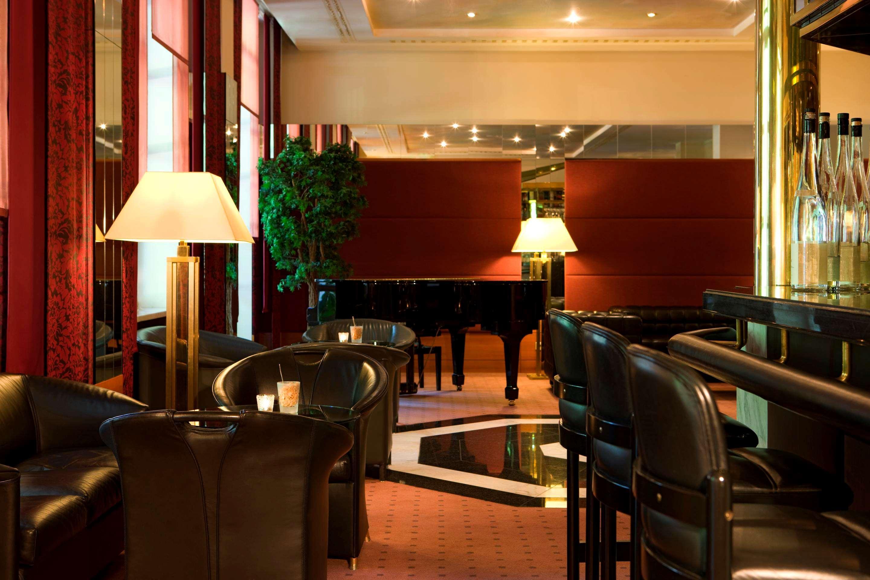 Steigenberger Hotel & Spa Bad Pyrmont Eksteriør billede The piano bar