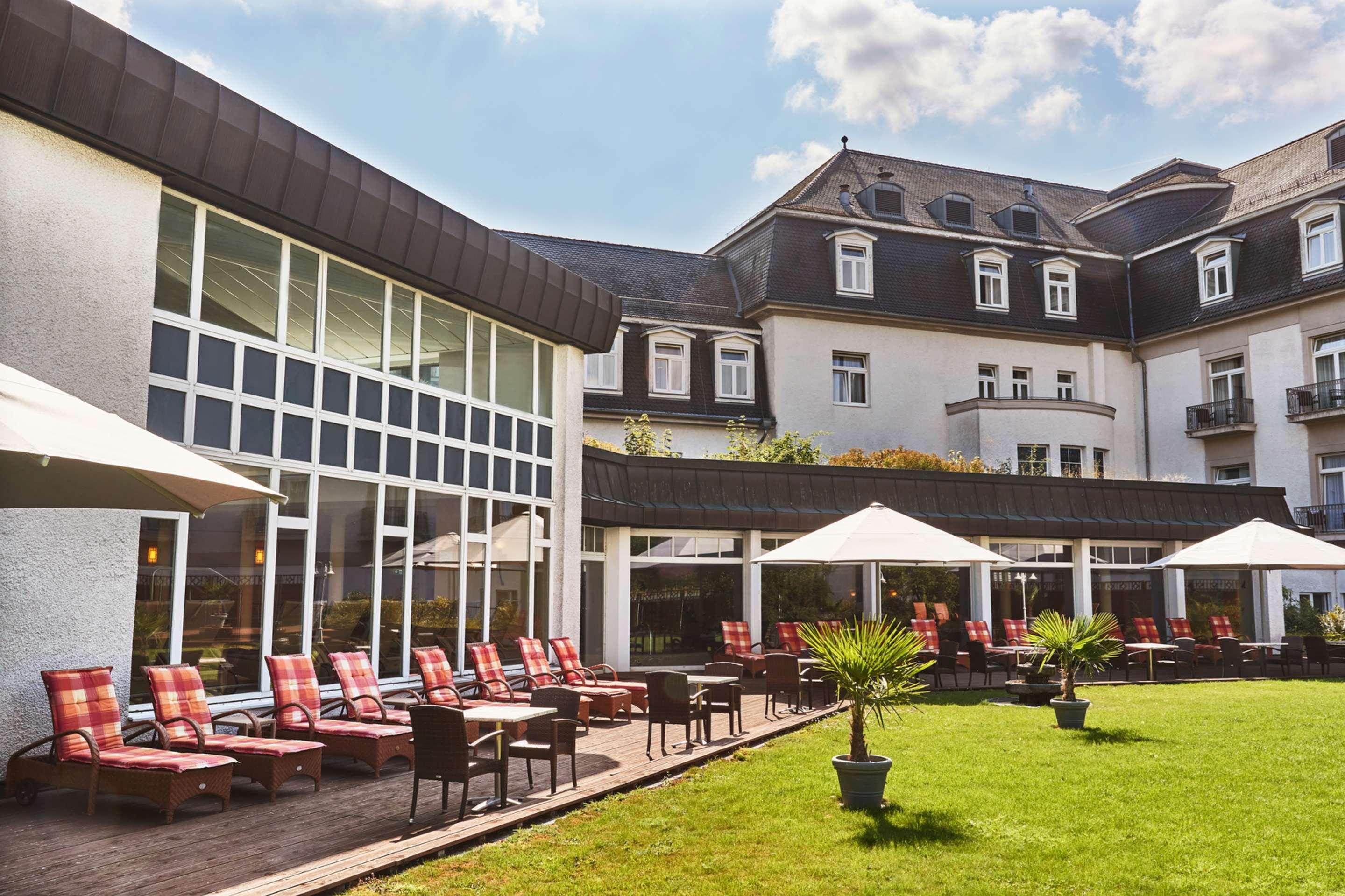 Steigenberger Hotel & Spa Bad Pyrmont Eksteriør billede The hotel's garden