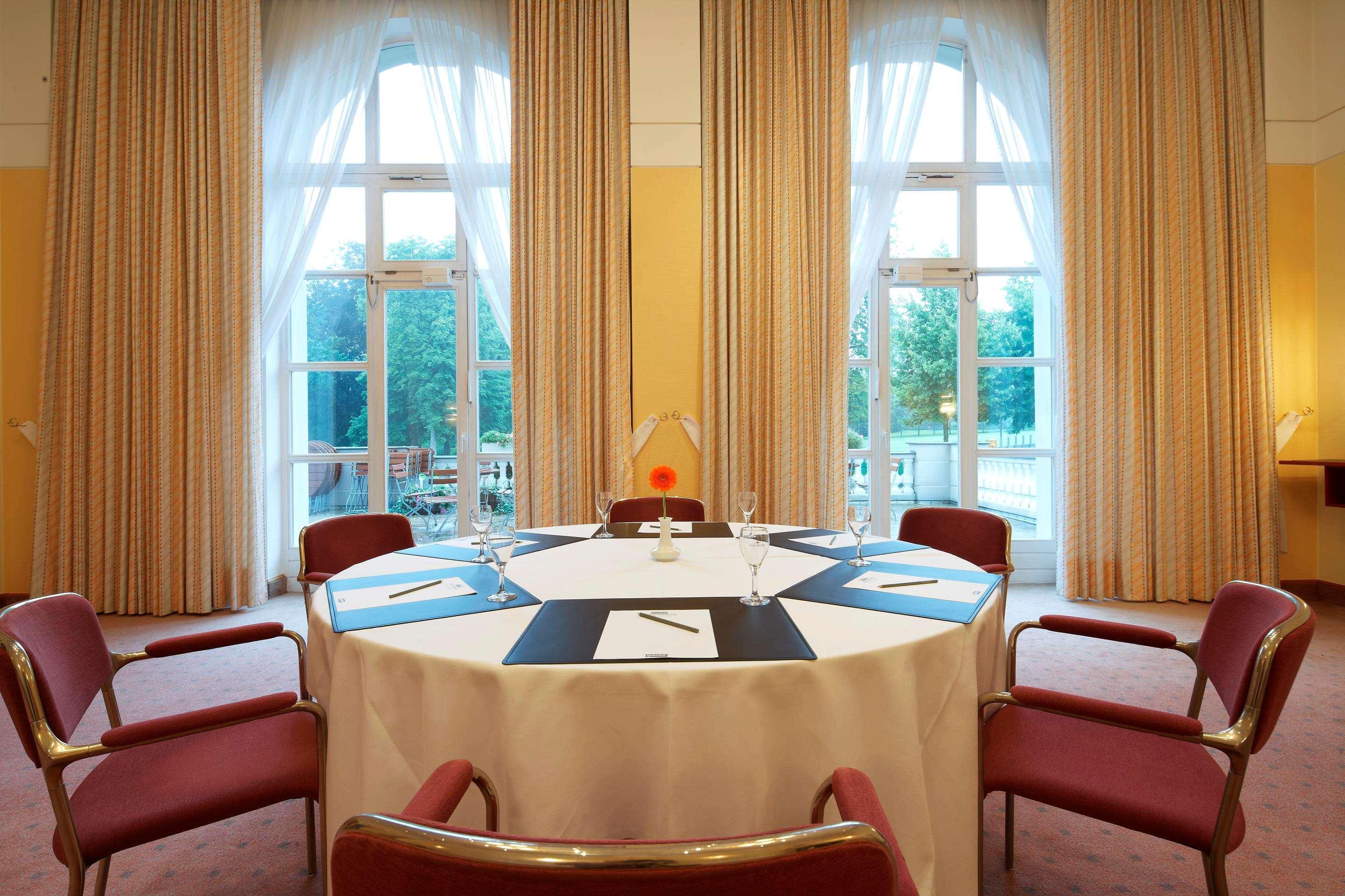 Steigenberger Hotel & Spa Bad Pyrmont Eksteriør billede The meeting room