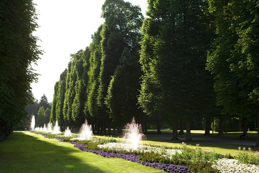 Steigenberger Hotel & Spa Bad Pyrmont Eksteriør billede The Long Walk